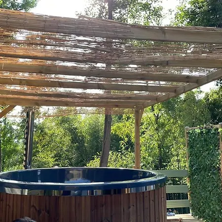 La Cabane Du Panda Abrest Buitenkant foto